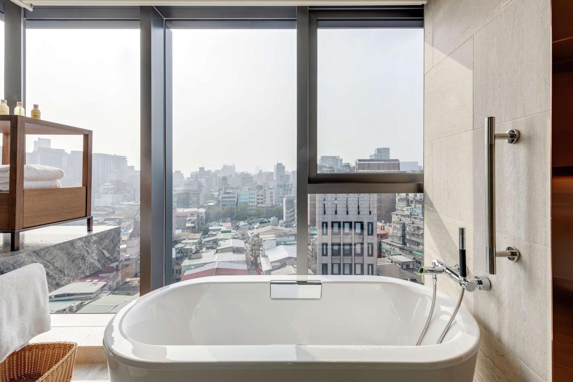 Doubletree By Hilton Taipei Zhongshan Εξωτερικό φωτογραφία
